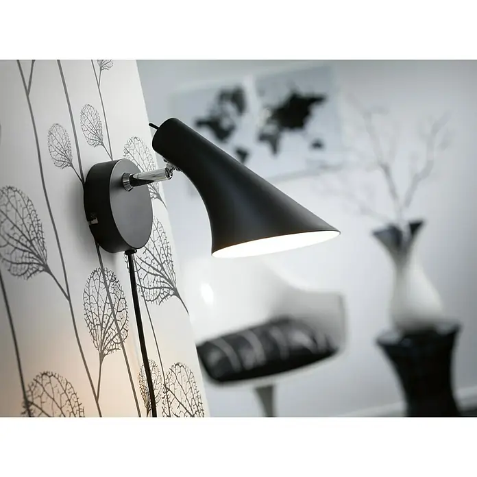 Nordlux Vanila Aplique de pared - 40 W, L x An x Al: 14,5 x 14,5 x 17 cm, Negro, E14 - Elegante lámpara de pared negra con brazo ajustable. Ideal para dormitorios, rincones de lectura o como luz de acento en la sala de estar.