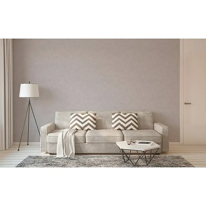 A.S. Création Pop Style Vliestapete - Hellgrau, Uni, 10,05 x 0,53 m - Elegantes Wohnzimmer mit grauem Sofa, Zickzack-Kissen, stilvollem Beistelltisch und einer modernen Stehlampe für eine gemütliche Atmosphäre.