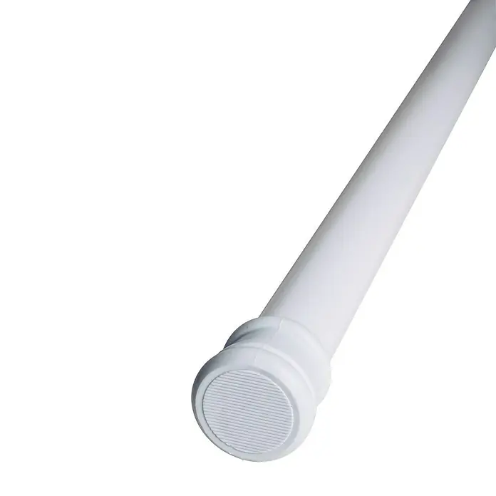 Expo Ambiente Spannstange - Weiß, Auszugslänge: 80 cm - 130 cm, Gesamtstückzahl: 1 Stk. - Nahaufnahme einer weißen, ausziehbaren Duschstange mit geripptem Endstück vor schwarzem Hintergrund. Vielseitig und einfach zu installieren.
