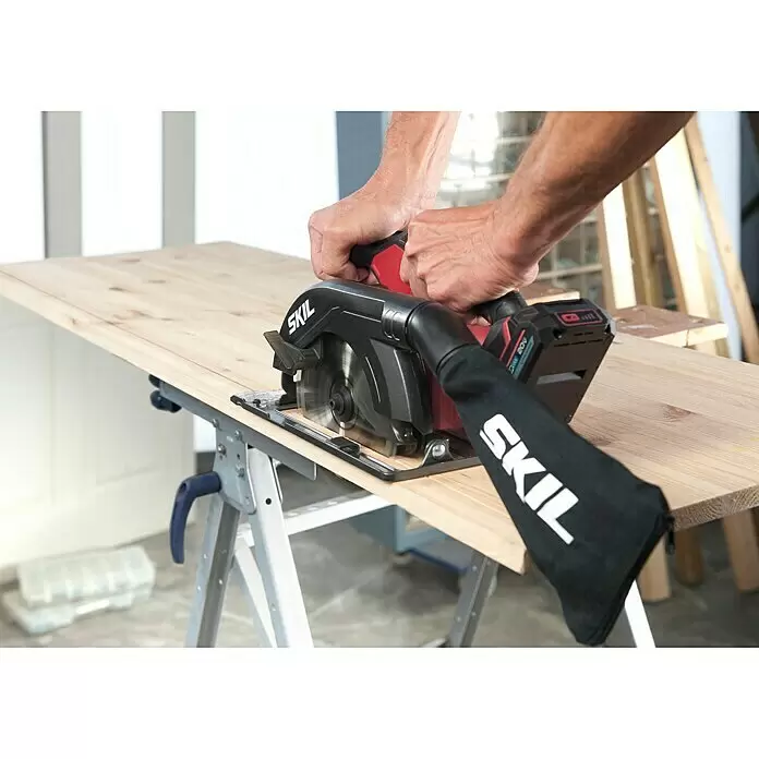 Skil PWRCore 20V Akku-Handkreissäge 3520 CA - 20 V, Ohne Akku, 0 U/min - 4.500 U/min, 0 U/min - 4.500 U/min - Anwendungsbeispiel