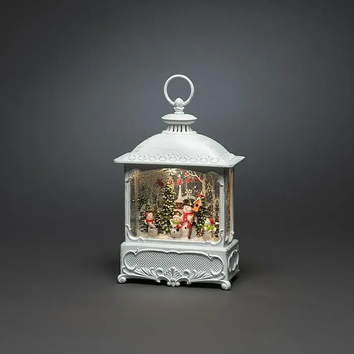Konstsmide LED-Weihnachtsdekoleuchte - 8,6 x 18 x 30 cm, Weiß, Batteriebetrieben, LED - Dekorative Laterne mit Schneemann-Szene, die weihnachtliche Stimmung verbreitet und als festliche Beleuchtung dient.