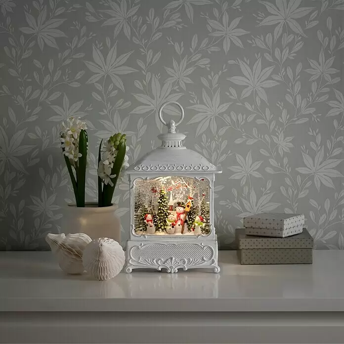 Konstsmide LED-Weihnachtsdekoleuchte - 8,6 x 18 x 30 cm, Weiß, Batteriebetrieben, LED - Stimmungsaufnahme