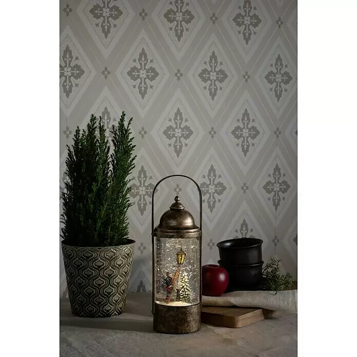 Konstsmide LED-Schneelaterne Charles Dickens - Innen, Braun, 9 x 10 x 29 cm, Laterne, Batteriebetrieben - Stimmungsaufnahme
