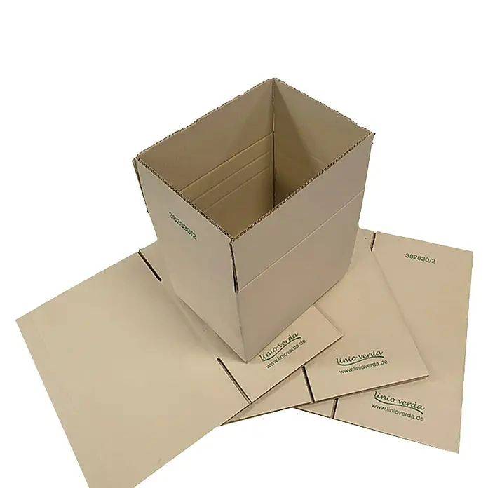 PackMann linio verda® Verpackungskarton - L x B x H: 580 x 380 x 400 mm - Ein Kartonbausatz von "Linio Verde" mit dem Firmenlogo und der Aufschrift www.linioverda.de, ideal für umweltfreundliche Verpackungslösungen.