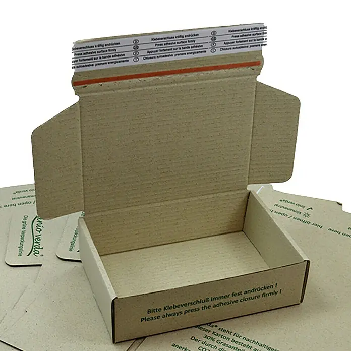 PackMann linio verda® Verpackungskarton - L x B x H: 230 x 160 x 60 mm - Offener, brauner Versandkarton mit Klebeverschluss und Aufdrucken in Deutsch und Englisch für sicheren, nachhaltigen Versand.