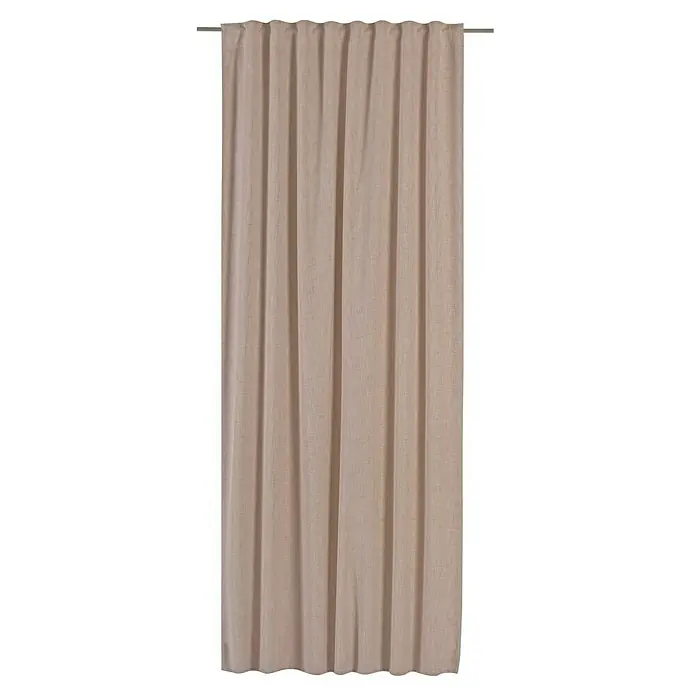 Elbersdrucke Verdunkelungsvorhang Sundown - Beige, B x H: 140 x 255 cm, 100 % Polyester - Eine elegante beige Gardine hängt an einer silbernen Gardinenstange und bietet Privatsphäre und eine stilvolle Fensterdekoration für Ihr Zuhause.