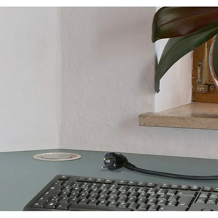 Brennenstuhl Base de enchufe múltiple - x 3, Longitud del cable: 2 m - Enchufe empotrado en un escritorio con teclado y enchufe negros, perfecto para oficinas modernas.