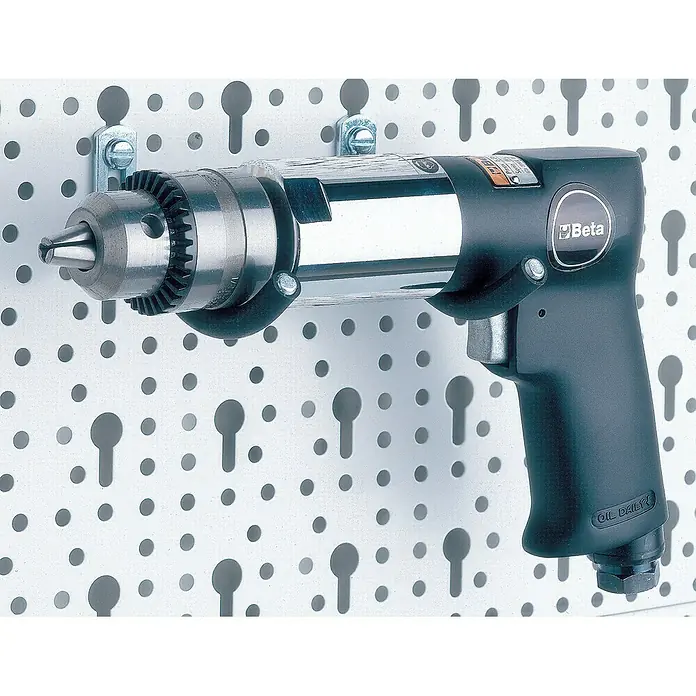 Element System Werkzeughalter - L x B: 75 x 63 mm, Geeignet für: Stahllochwände - Pneumatische Bohrmaschine der Marke Beta, sicher an einer Lochwand befestigt. Das Werkzeug ist gut sichtbar und griffbereit.