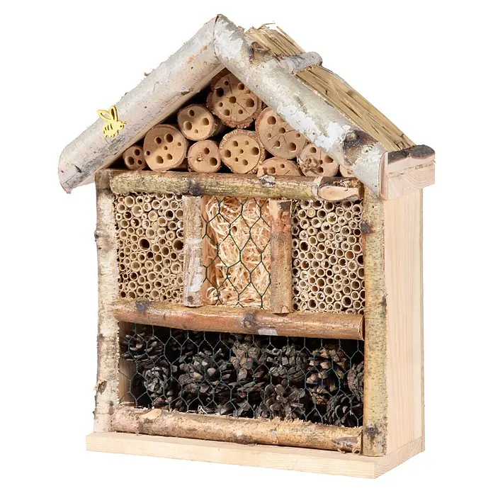 Dobar Insektenhotel - 30 x 12 x 37 cm, Holz, Mit Schilfdach - Ein Insektenhotel mit Füllungen aus Holz, Bambus und Tannenzapfen bietet Unterschlupf und Nistplatz für Insekten im Garten.
