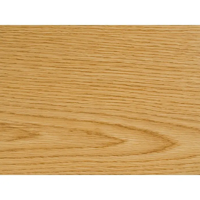 Maderas Daganzo Canto de PVC Rojo 1,2 mm - 200 m x 22 mm x 12 mm, Roble - Primer plano de una chapa de madera que muestra finos detalles de grano y un cálido color marrón claro. Ideal para muebles o paneles de pared.