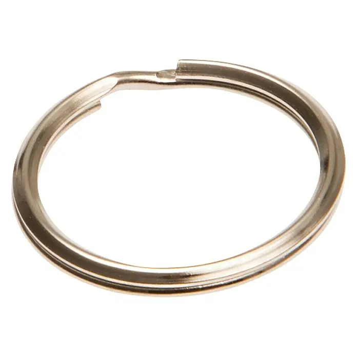 Conacord Schlüsselring - Durchmesser: 24 mm, Stahl - Nahaufnahme eines silberfarbenen Schlüsselrings. Der Schlüsselring ist doppelt und hat eine Lücke zum einfachen Anbringen von Schlüsseln.