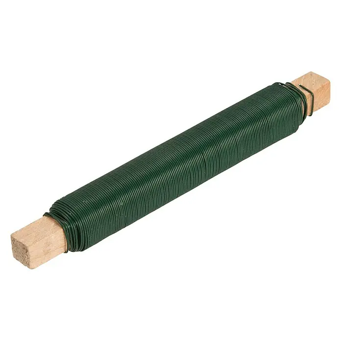 Draht - Durchmesser: 0,65 mm, Länge: 4.000 cm, Metall, Grün - Eine Rolle grüner Blumendraht auf einem Holzstab, ideal zum Basteln und für florale Dekorationen.