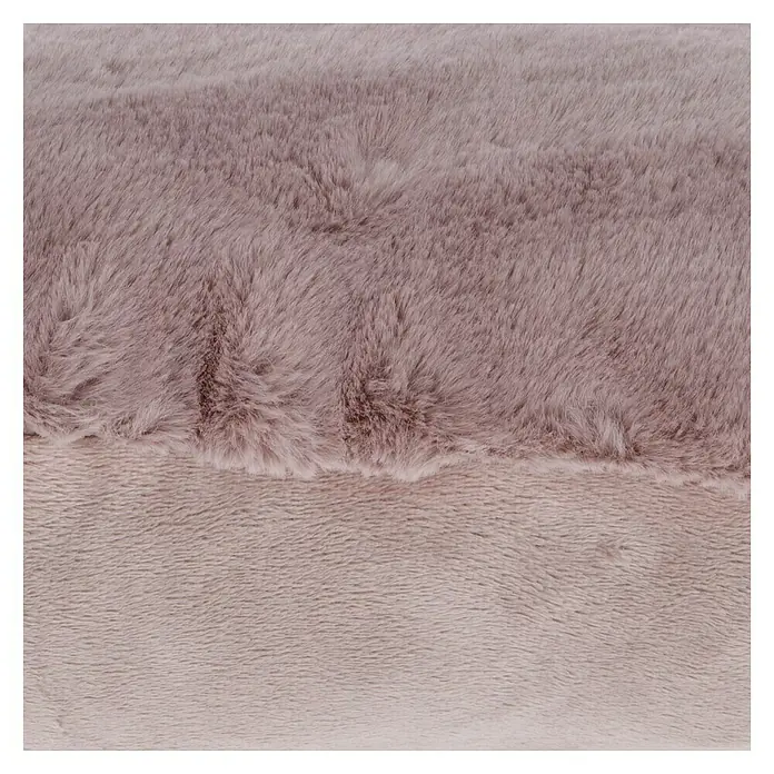 Kissen HappyPuderrosa, 48 x 48 cm, 100 % Polyester - Nahaufnahme eines flauschigen, lilafarbenen Stoffes mit einer weichen, einfarbigen Unterseite, ideal für komfortable Heimtextilien.
