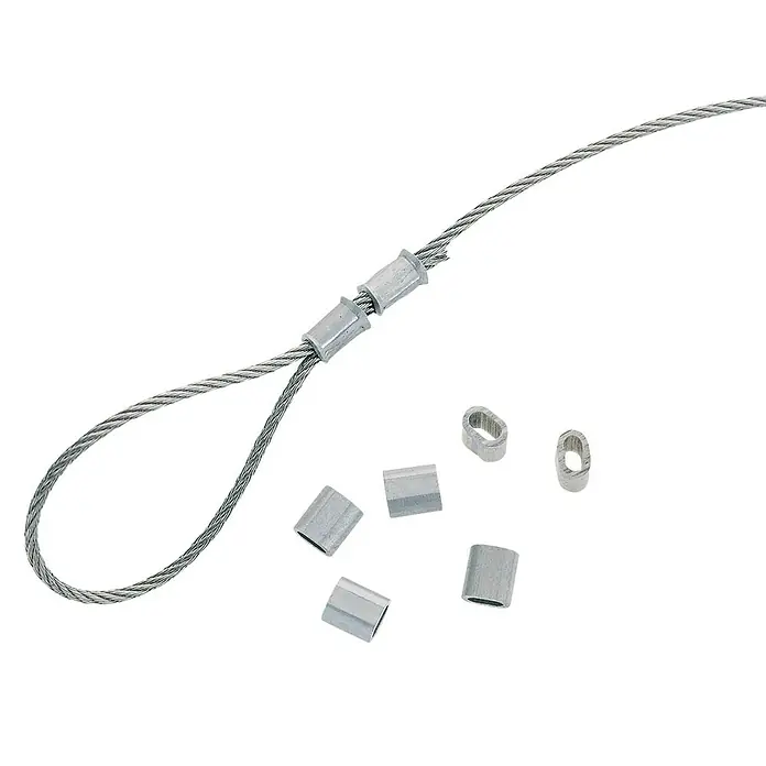 Stabilit Seilpressklemme - Für Seildurchmesser: 2 mm, Aluminium, 10 Stk. - Nahaufnahme eines Drahtseils mit Schlaufe und Aluminiumklemmen auf schwarzem Hintergrund. Ideal für sichere Befestigungen.