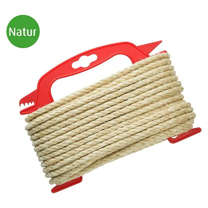 Stabilit Sisalseil - 6 mm x 20 m, 3-schäftig gedreht - Ein aufgewickeltes Hanfseil mit rotem Griff. Das Naturseil ist gleichmäßig aufgerollt und mit einem Griff zum einfachen Tragen versehen.