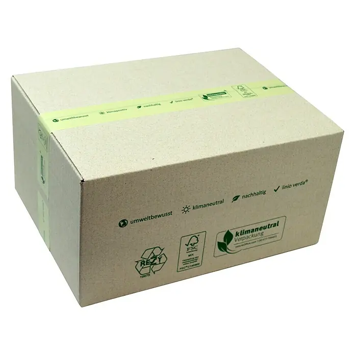 PackMann linio verda® Packband - Grün, L x B: 50 m x 50 mm - Ein brauner Karton mit Aufdrucken zu Umweltbewusstsein, Klimaneutralität und Nachhaltigkeit, der eine umweltfreundliche Verpackung signalisiert.