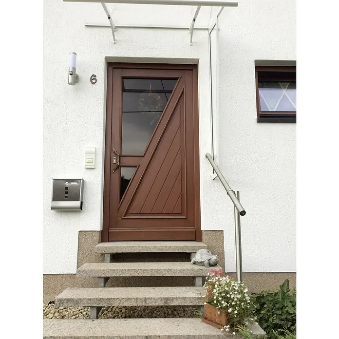 Treba Frewa Geländer-Set GE1 - Oberbodenmontage, Edelstahl V2A, Länge: 150 cm - Eine Haustür aus Holz mit Glasfenster und ungewöhnlichem Design, Hausnummer 6, Briefkasten, Treppe mit Handlauf und Blumenkasten.