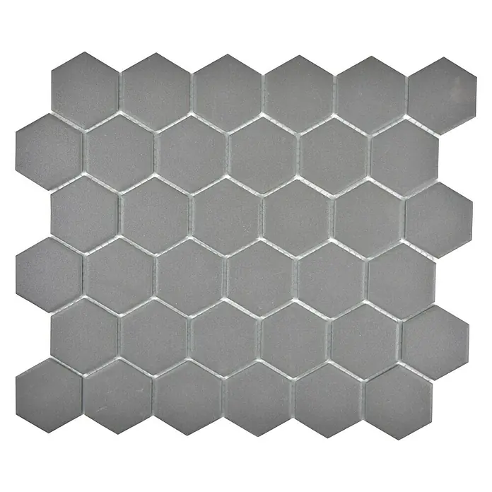 Mosaikfliese Hexagon Uni CU HX137 - 32,5 x 28,1 cm, Dunkelgrau, Matt - Detailaufnahme eines Mosaikfliesennetzes mit grauen, matten Sechsecken, ideal für stilvolle Wand- und Bodengestaltung in Innenräumen.