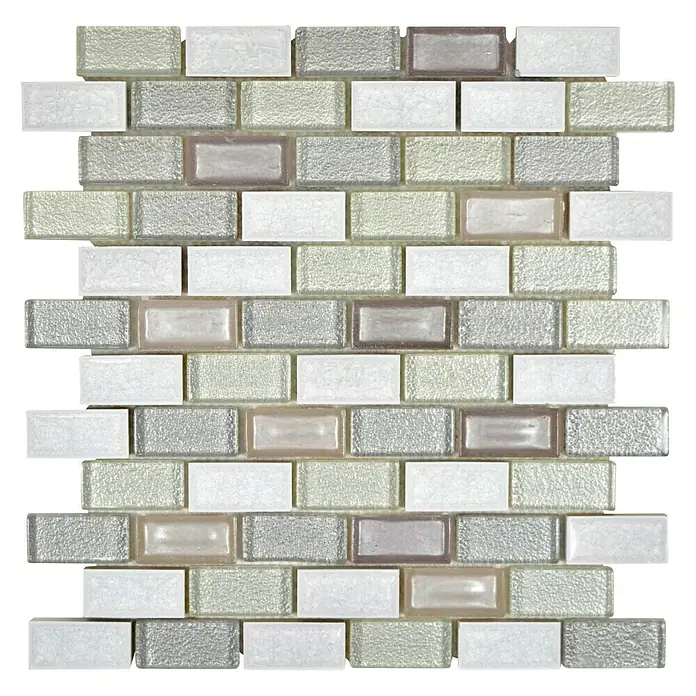 Mosaikfliese Crystal Mix ICE BR11 - 30 x 30 cm, Weiß, Glänzend - Nahaufnahme eines glitzernden Mosaiks aus Glasfliesen in Grau-, Weiß- und Beigetönen. Die glänzende Oberfläche sorgt für ein modernes Erscheinungsbild.