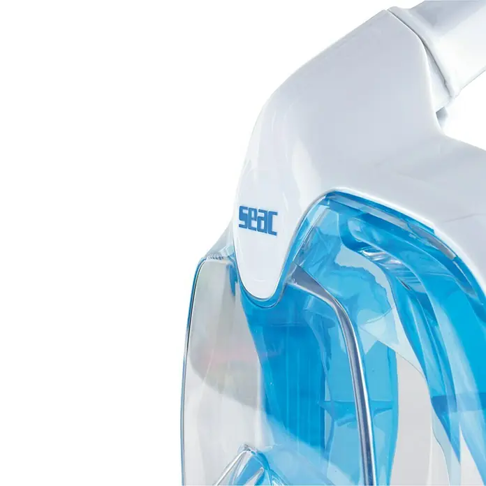 Seac Sub Máscara de Snorkel Mágica - S/M, Plástico, Azul/Blanco - Primer plano de una máscara de snorkel SEAC con detalles azules y marco blanco, ideal para exploración submarina y aventuras de snorkel.