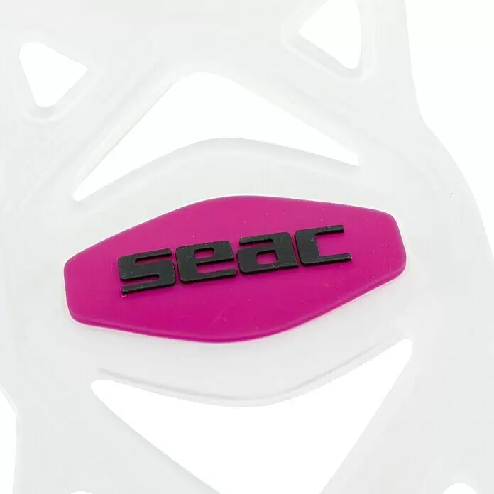 Seac Sub Máscara de Snorkel Libera - XS/S, Plástico, Rosa - Logotipo negro "seac" en un parche ovalado magenta, incrustado en material flexible blanco translúcido.
