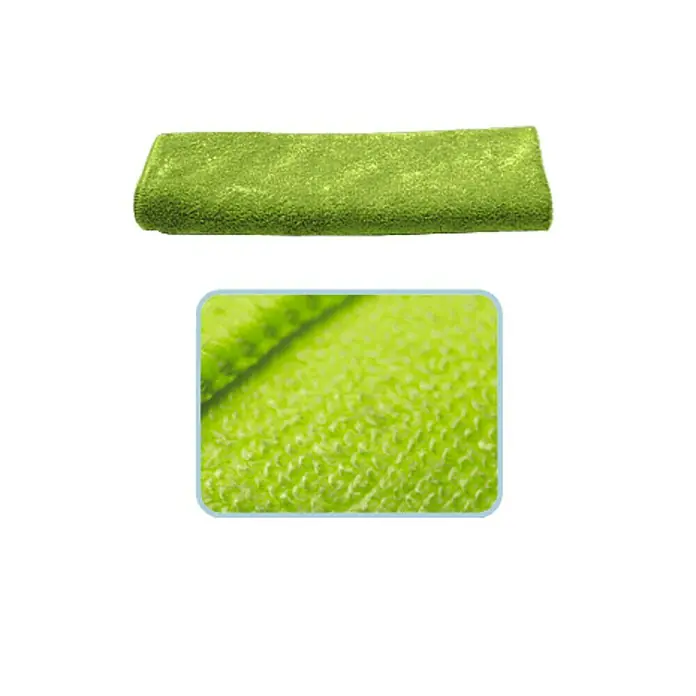 Mikrofasertuch Topline - 5 Stk., 40 x 40 cm, Mikrofaser, Grün - Nahaufnahme eines grünen Reinigungstuchs. Das Tuch hat eine weiche Textur und eignet sich perfekt für die Reinigung verschiedener Oberflächen.
