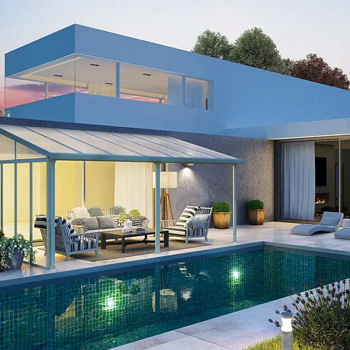Solid Elements Seitenwand Martina - Passend für: Solid Elements Terrassenüberdachungen Martina 4 m Tiefe, Verkehrsweiß - Elegante Terrassenüberdachung mit Poolblick. Die Überdachung bietet Schutz und Komfort für entspannte Stunden im Freien.