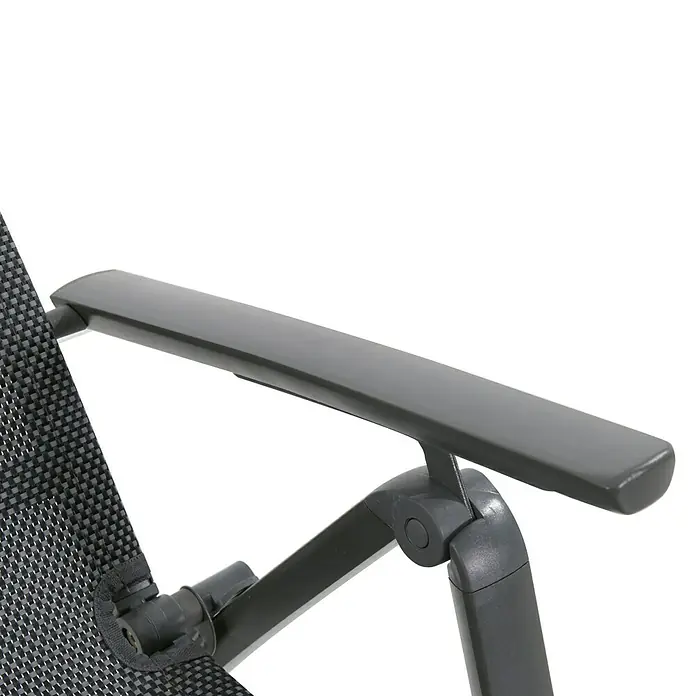 Sunfun Maja Garten-Liegestuhl - Aluminium, Textil, Rückenlehne verstellbar, Anthrazit, B x T x H: 61 x 69 x 111 cm - Detailaufnahme eines grauen Armlehnstuhls, der Komfort und Stil vereint. Ideal für entspannte Stunden im Freien oder im Haus.