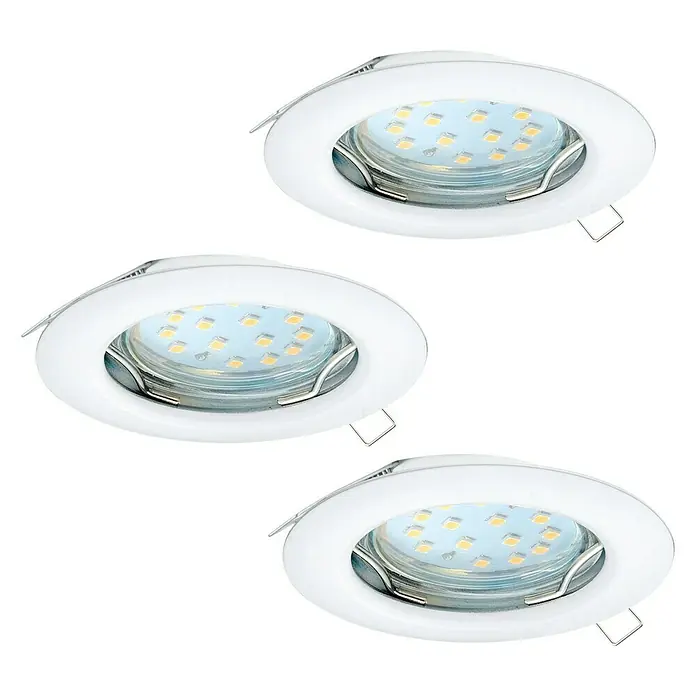 Eglo LED-Einbauleuchten-Set - 9 W, Weiß, 3 Stk., Warmweiß, IP20 - Drei LED-Einbaustrahler mit weißem Rahmen und silberfarbenen Befestigungsclips, die eine moderne Beleuchtungslösung bieten.
