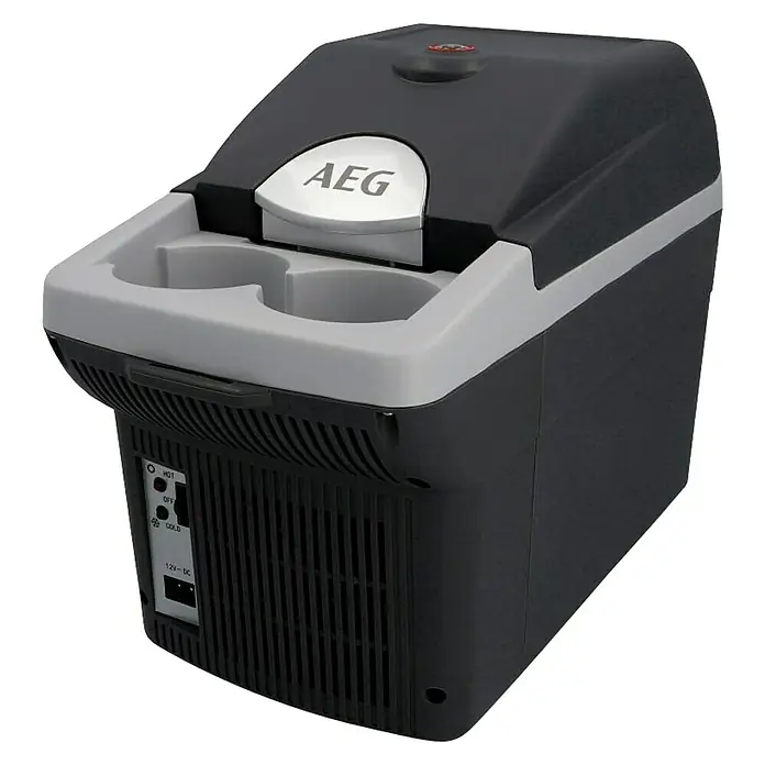 AEG Nevera de camping BK 6 - Capacidad volumétrica: 6 l, 2 soportes para bebidas, Negro - Nevera portátil AEG con portavasos. Ideal para viajar, mantiene los alimentos y bebidas fríos o calientes.