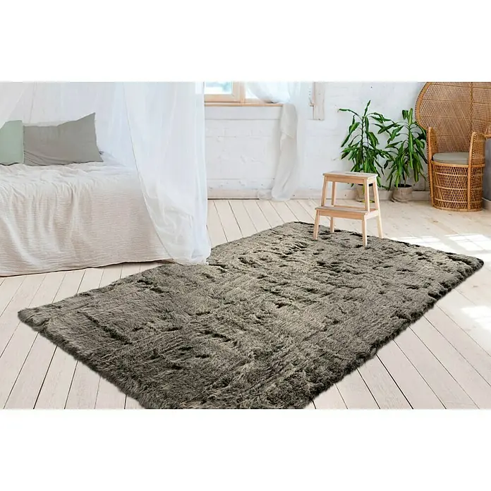 Kayoom Hochflorteppich Tender - Grün, 170 x 120 cm - Hochflor-Teppich in Grau, rechteckig, für ein gemütliches Ambiente im Schlafzimmer. Weicher Teppich mit dekorativem Design auf hellem Holzboden.