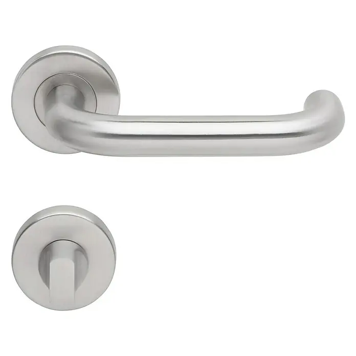 Diamond Doors Modern Drückergarnitur WC Vermont - Edelstahl, L-Form, Stärke Tür: 40 mm - 45 mm, Schlitzkopf/Olive - Diese Abbildung zeigt eine moderne Türgarnitur aus gebürstetem Edelstahl mit einem runden Griff und einer Rosette. Das Design ist schlicht und elegant.