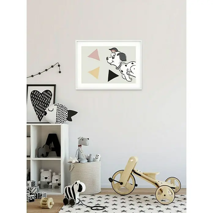Komar Disney Edition 4 Poster 101 Dalmatiner Angles Landscape - Disney, B x H: 40 x 30 cm - Ein Kinderzimmer mit einem Dalmatiner-Wandbild mit geometrischen Formen, das eine verspielte und kreative Atmosphäre schafft.