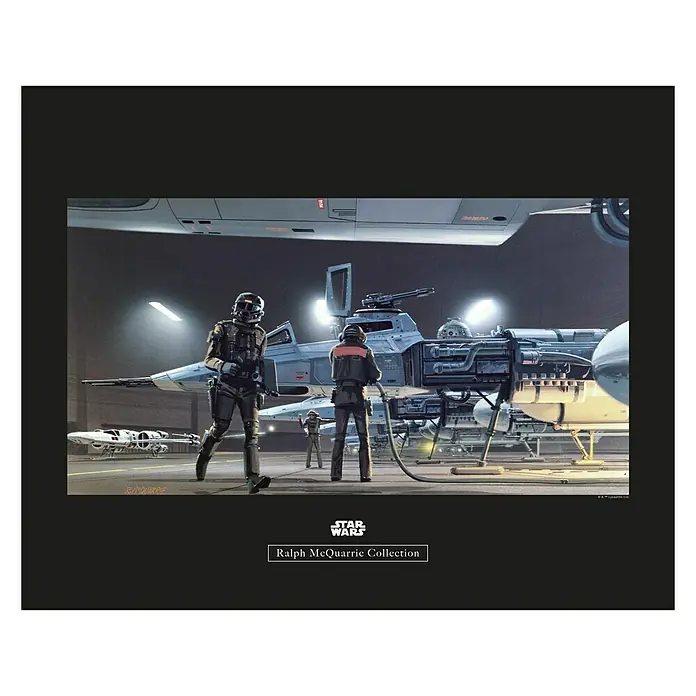 Komar Star Wars Poster RMQ Yavin Y-Wing - Star Wars, B x H: 50 x 40 cm - Star Wars Ralph McQuarrie Collection Bild mit Raumschiffen und Piloten in einer Basis, eine fesselnde Szene der Star Wars-Galaxie.