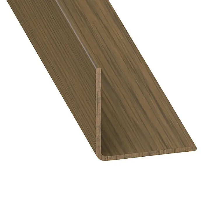 Kantoflex Winkelprofil - 1.000 x 20 x 20 mm, Stärke: 1,5 mm, Kunststoff, Nussbaum - Nahaufnahme eines Eckprofils aus Holz mit Maserung, ideal für Möbelkanten und Wandabschlüsse. Vielseitig einsetzbar im Innenausbau.