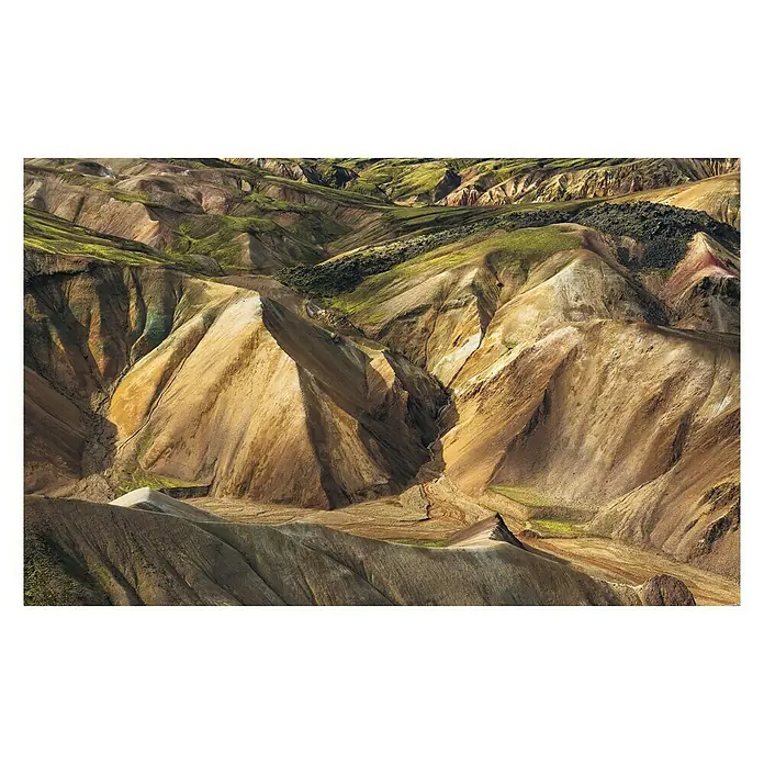Komar Stefan Hefele Edition 1 Fototapete Shiny Mountains - 4 -tlg., B x H: 400 x 250 cm, Vlies - Farbenprächtige Hügel und Täler in einer atemberaubenden Landschaft mit natürlichen Mustern und Texturen, die die Schönheit der Natur hervorheben.