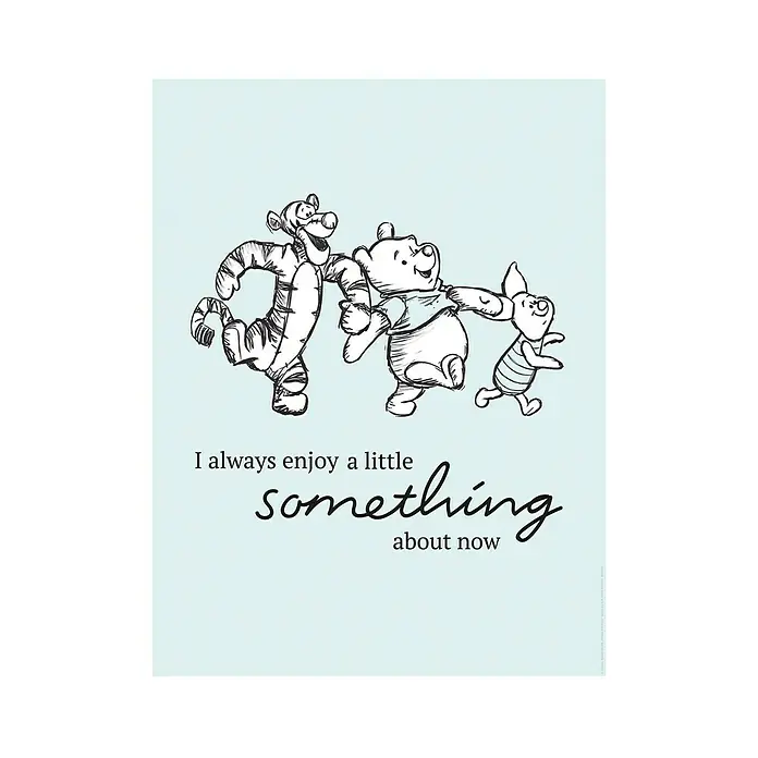 Komar Disney Edition 4 Poster Winnie Pooh Little Something - Disney, B x H: 30 x 40 cm - Winnie Puuh und Freunde Poster mit dem Zitat "Ich genieße immer ein bisschen etwas am Jetzt". Kinderzimmerdekoration für Fans.