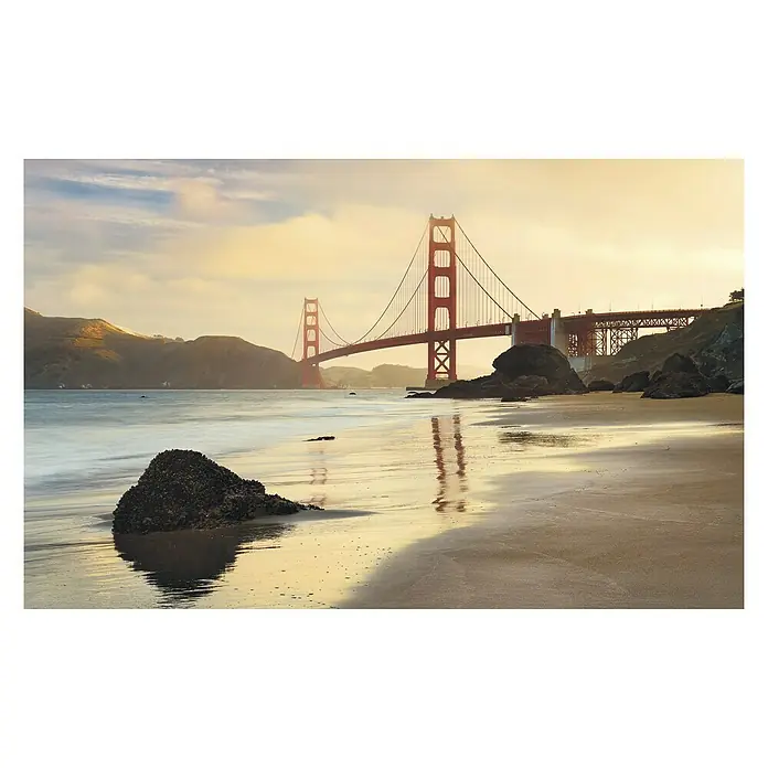 Komar Stefan Hefele Edition 1 Fototapete Golden Gate - 4 -tlg., B x H: 400 x 250 cm, Vlies - Goldene Tor-Brücke bei Sonnenuntergang vom Strand aus mit schimmerndem Wasser und Felsen im Vordergrund für eine malerische Aussicht.