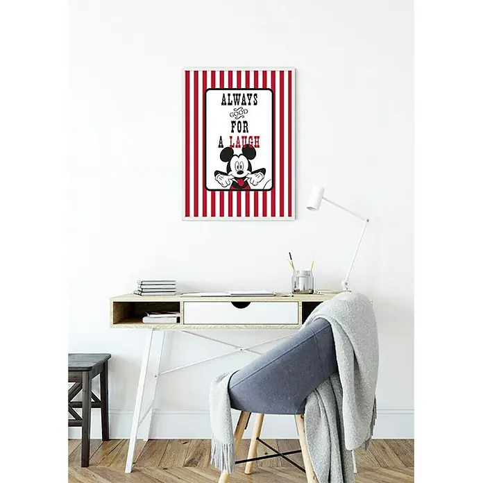 Komar Disney Edition 4 Poster Mickey Mouse Laugh - Disney, B x H: 30 x 40 cm - Stimmungsvolles Mickey Mouse-Wandbild mit dem Aufdruck "Always Good for a Laugh", das jedem Raum einen fröhlichen Touch verleiht.