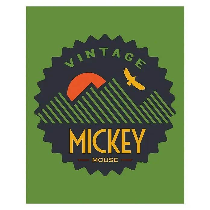 Komar Disney Edition 4 Poster Mickey Mouse Vintage - Disney, B x H: 50 x 70 cm - Illustration mit dem Schriftzug "Vintage Mickey Mouse", einer Berglandschaft, einer Sonne und einem fliegenden Vogel in Retro-Farben.