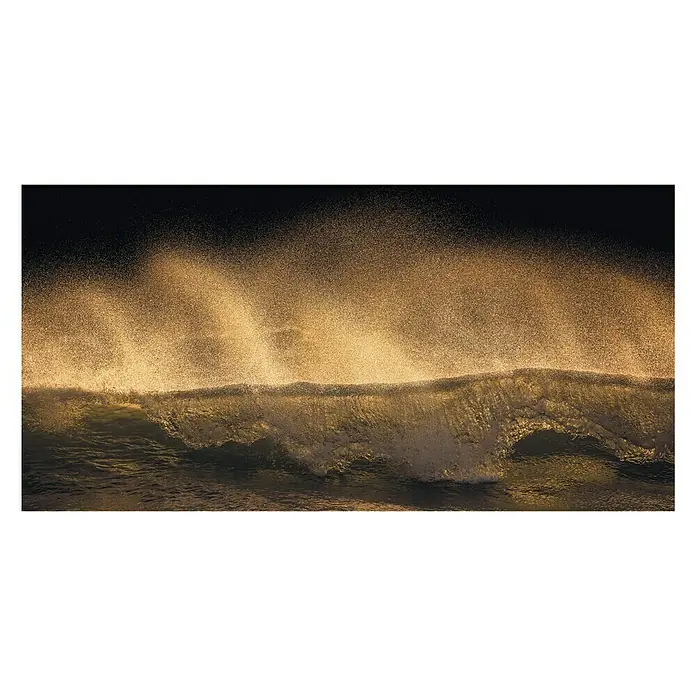 Komar Stefan Hefele Edition 1 Fototapete Golden Wave - 1 -tlg., B x H: 200 x 100 cm, Vlies - Goldenes Meereswelle-Produkt, das mit Licht und Bewegung die Schönheit der Ozeane einfängt, perfekt für maritime Dekorationen.
