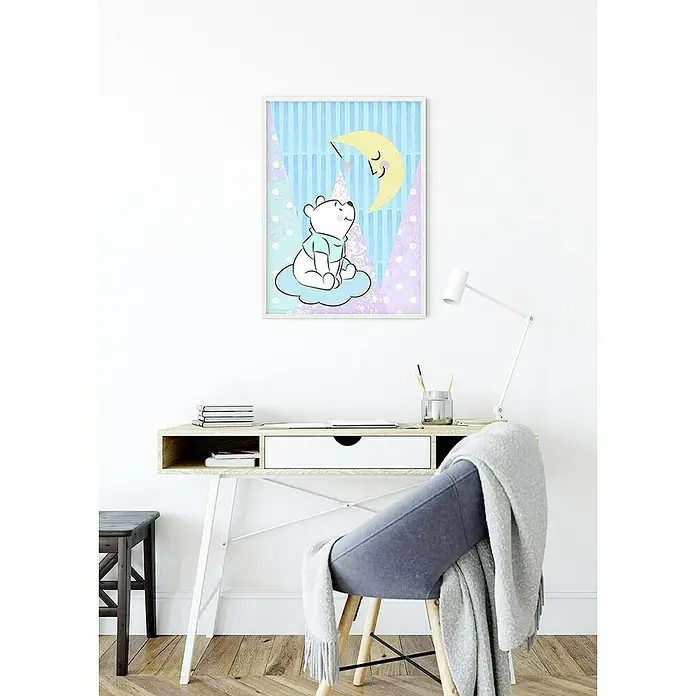 Komar Disney Edition 4 Poster Winnie Pooh Moon - Disney, B x H: 40 x 50 cm - Das Kinderzimmer-Wandbild zeigt einen Bären auf einer Wolke, der zum Mond schaut, und verleiht dem Raum eine märchenhafte Note.