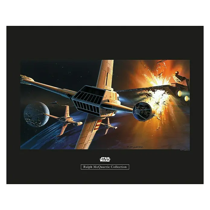 Komar Star Wars Poster RMQ Endor Orbit War - Star Wars, B x H: 50 x 40 cm - Star Wars Ralph McQuarrie Kollektion: Ein X-Wing-Sternenjäger rast auf einen explodierenden Sternenzerstörer zu, im Weltraum vor einem Mond.