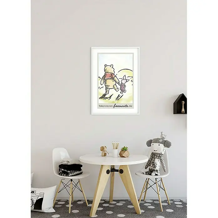 Komar Disney Edition 4 Poster Winnie Pooh Today - Disney, B x H: 40 x 50 cm - Winnie Puuh und Ferkel Wandkunst mit dem Spruch "Heute ist mein neuer Lieblingstag", ideal für ein Kinderzimmer oder Spielzimmer.