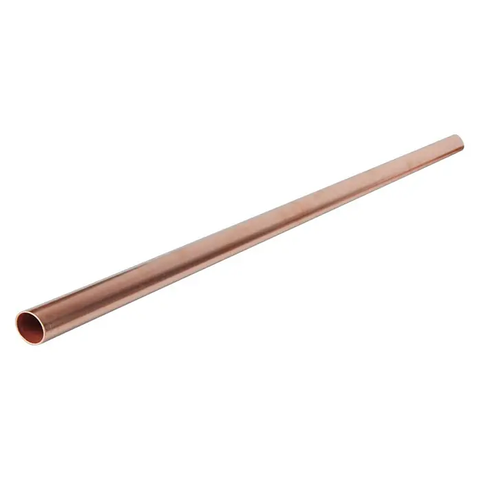 Kupferrohr - Durchmesser: 18 mm, Länge: 2 m - Das Bild zeigt ein glänzendes Kupferrohr, das diagonal auf einem schwarzen Hintergrund liegt. Es präsentiert ein nützliches Rohr für Bauarbeiten.