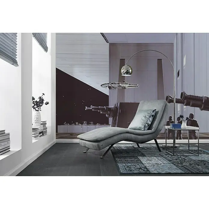 Komar Star Wars Fototapete RMQ Death Star Hangar - 10 -tlg., B x H: 500 x 250 cm, Vlies - Das graue Liegesofa mit Stehlampe und Beistelltisch verleiht jedem Raum eine elegante Note. Ideal zum Entspannen und Genießen.