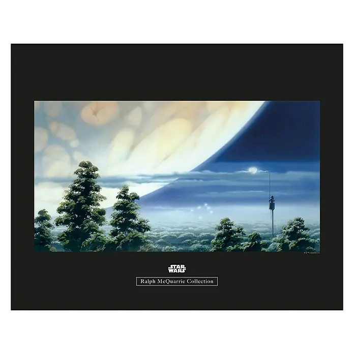 Komar Star Wars Poster RMQ Yavin Lookout - Star Wars, B x H: 40 x 30 cm - Star Wars Ralph McQuarrie Collection: Atemberaubende Konzeptkunst mit Baumkronen, einem Himmelskörper und einem einsamen Beobachter.