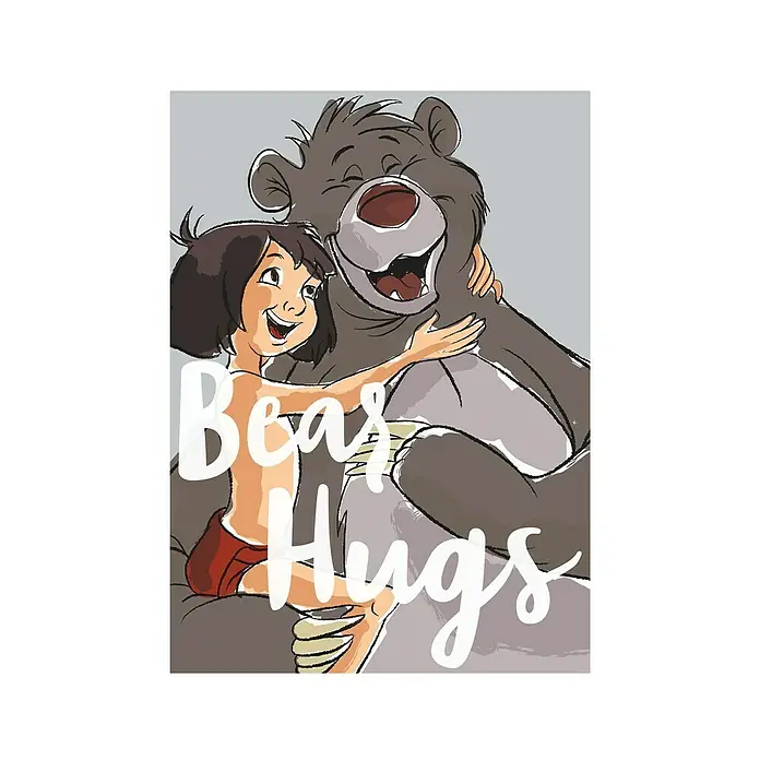 Komar Disney Edition 4 Poster Bear Hug - Disney, B x H: 40 x 50 cm - Balu und Mowgli umarmen sich herzlich; "Bärenumarmungen" steht auf dem Bild. Ideal für Fans des Dschungelbuchs und liebevolle Dekoration.