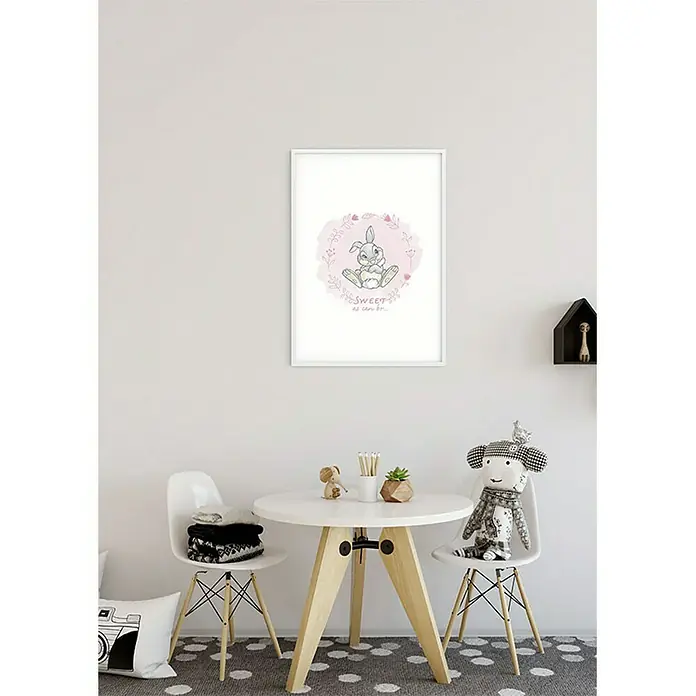 Komar Disney Edition 4 Poster Klopfer - Disney, B x H: 40 x 50 cm - Kinderzimmer-Poster mit einem süßen Hasenmotiv in einem zarten rosa Rahmen, perfekt für eine liebevolle Atmosphäre.