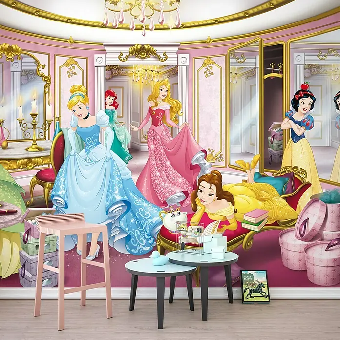 Komar Disney Edition 4 Fototapete Princess Mirror - 8 -tlg., B x H: 368 x 254 cm, Papier - Dekoratives Kinderzimmer-Wandbild mit Disney Prinzessinnen. Eine märchenhafte Wandgestaltung für das Kinderzimmer mit den beliebten Disney-Prinzessinnen.